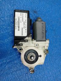 Moteur leve vitre avant droit
