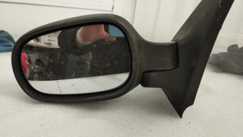 Retrovisor izquierdo