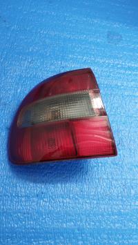 Fanale posteriore principale sinistro (luci)