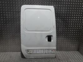 Puerta lateral derecha