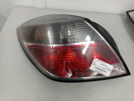 Fanale posteriore principale sinistro (luci)