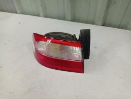 Fanale posteriore principale sinistro (luci)
