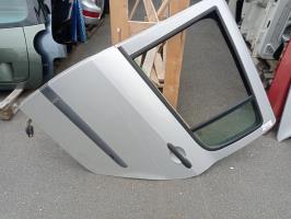 Puerta trasera izquierda