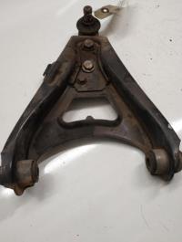 Triangle inferieur avant gauche
