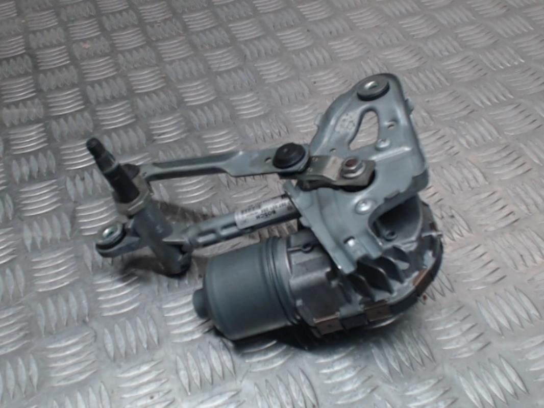 Moteur essuie glace avant gauche