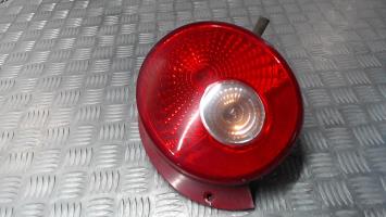 Luz trasera principal izquierda (luces)