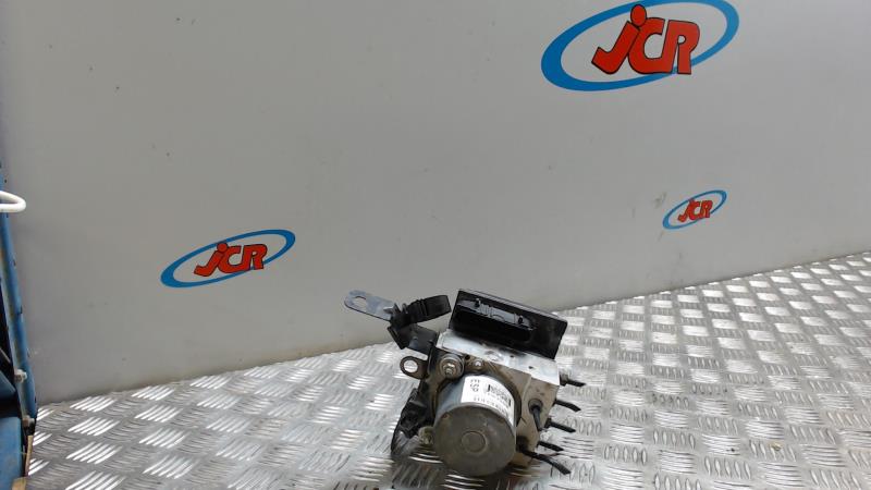 Bloc ABS (freins anti-blocage)