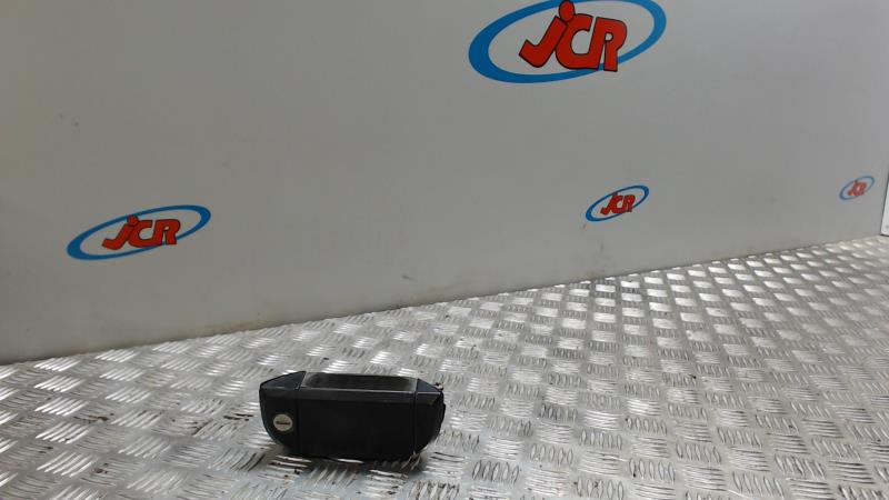 Poignee porte avant gauche