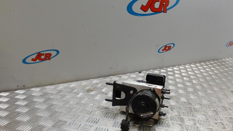 Bloc ABS (freins anti-blocage)