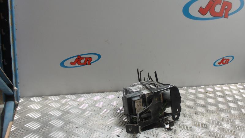 Bloc ABS (freins anti-blocage)