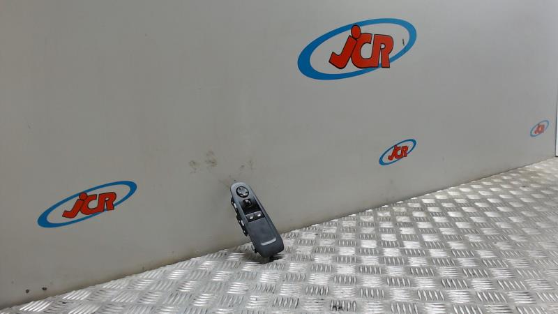 Interrupteur de leve vitre avant gauche