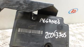 Bloc ABS (freins anti-blocage)