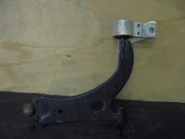 Triangle inferieur avant gauche