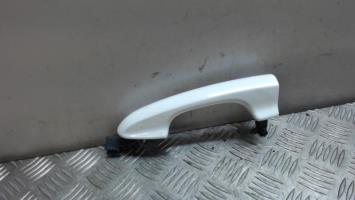 Poignee porte avant gauche