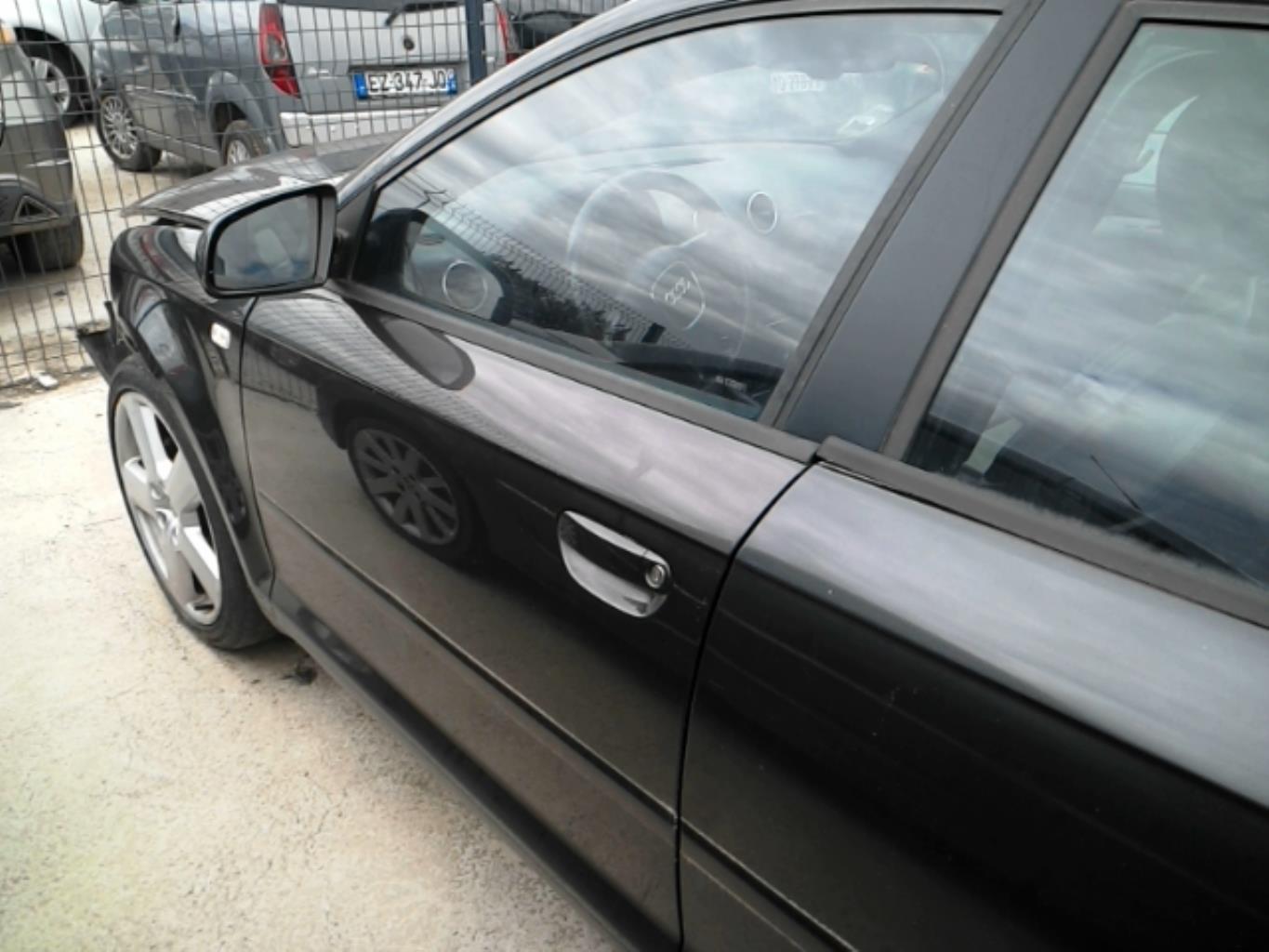 Porte avant gauche