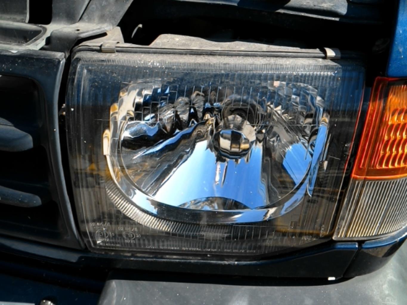 Optique avant principal gauche (feux)(phare)