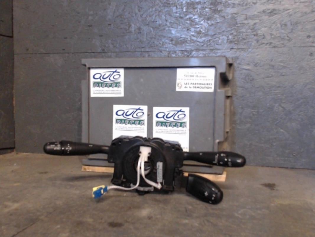 Com (Bloc Contacteur Tournant+Commodo Essuie Glace+Commodo Phare)