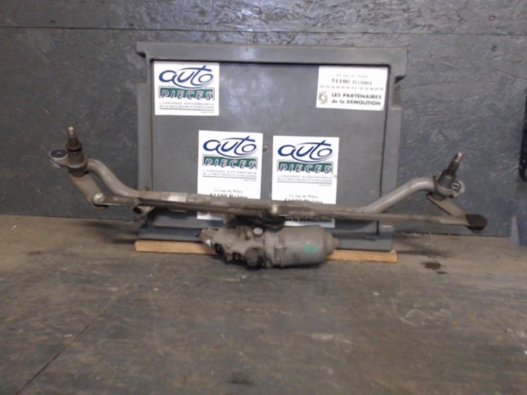 Moteur essuie glace avant
