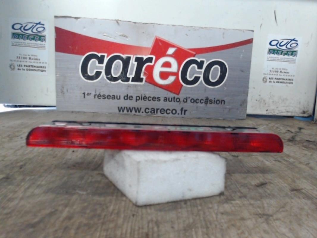 Feu arriere stop central