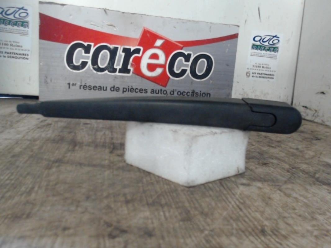 Bras essuie glace arriere