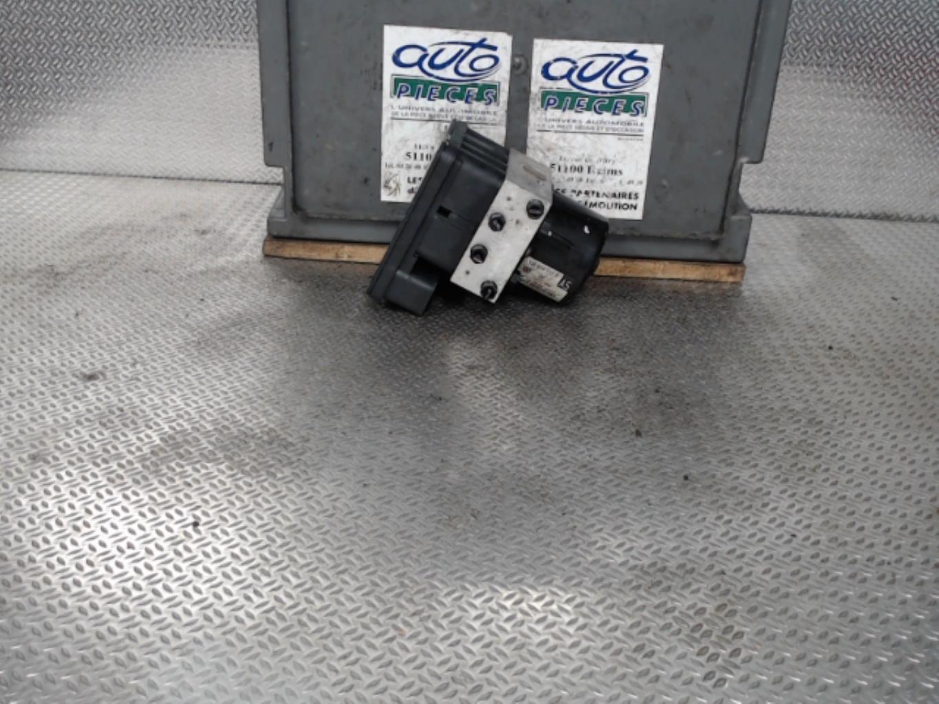 Bloc ABS (freins anti-blocage)
