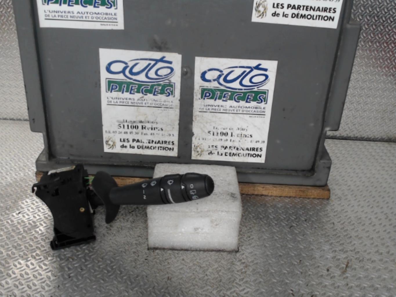 Commodo d'essuie glaces