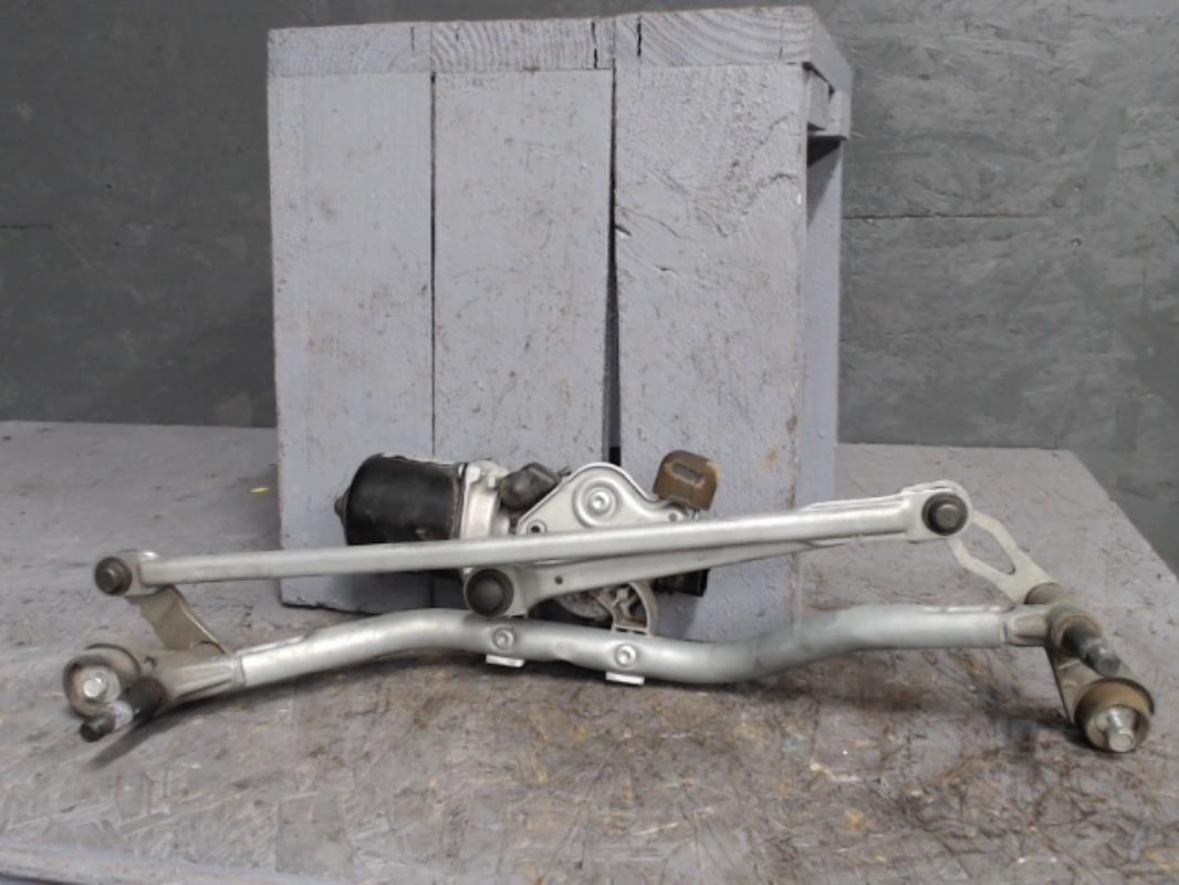 Moteur essuie glace avant