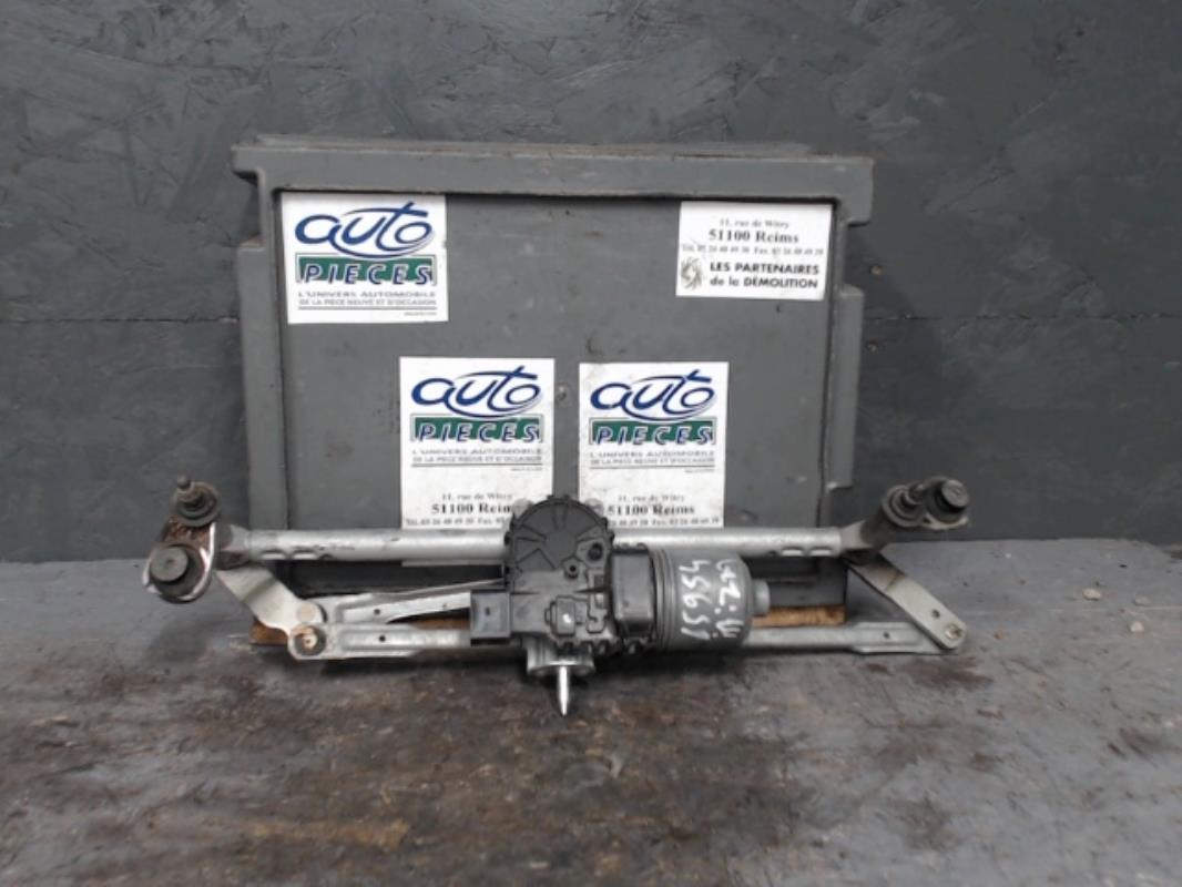 Moteur essuie glace avant