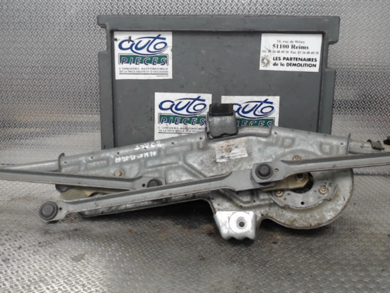 Moteur essuie glace avant