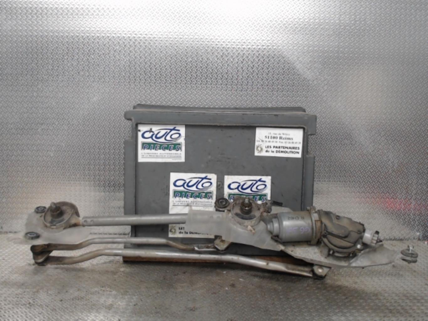 Moteur essuie glace avant