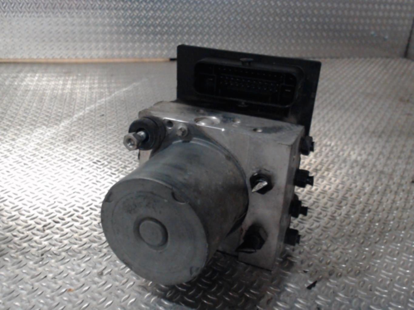 Bloc ABS (freins anti-blocage)