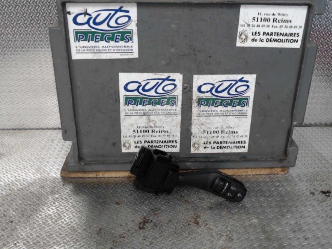 Commodo d'essuie glaces