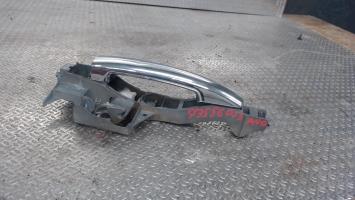 Poignee porte avant gauche