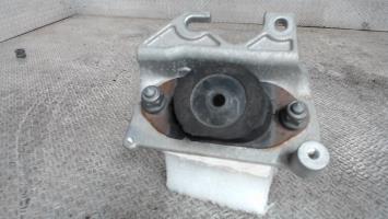 Support moteur gauche