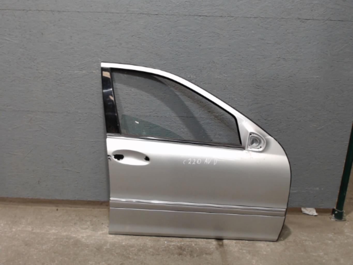 Porte avant droit