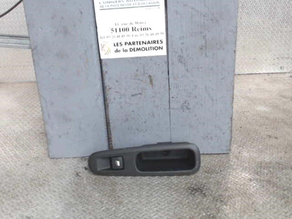 Interrupteur de leve vitre arriere gauche