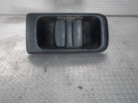 Poignee porte laterale droit