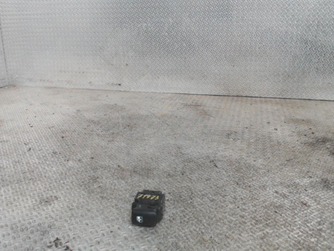 Interrupteur de leve vitre arriere droit