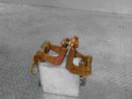 Charniere de porte arriere gauche