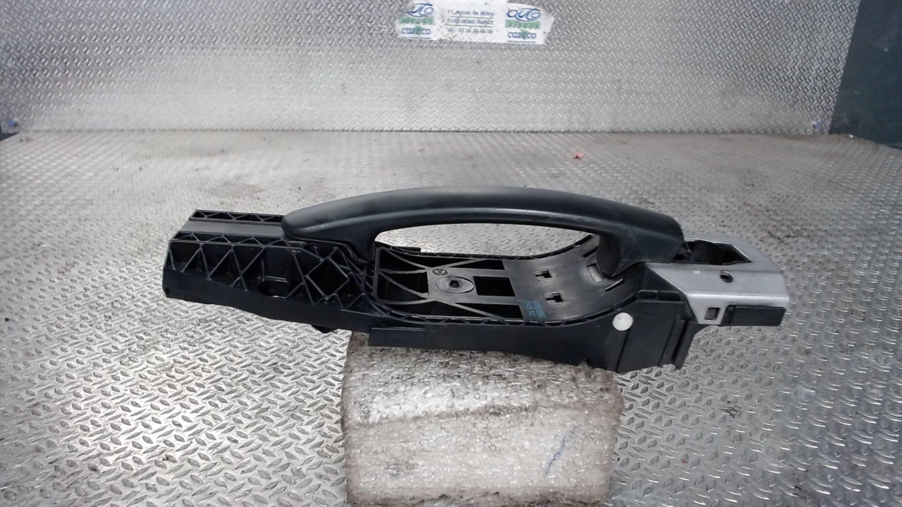 Poignee porte avant gauche