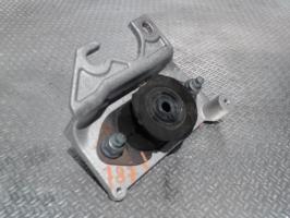 Support moteur gauche