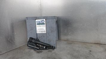 Poignee porte avant droit
