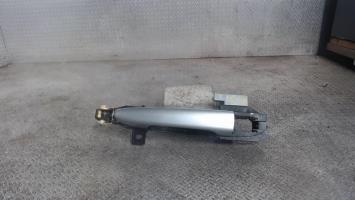 Poignee porte avant gauche