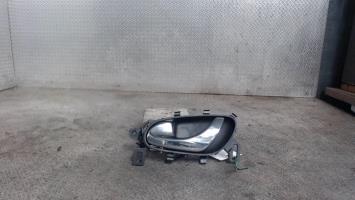 Poignee interieur avant gauche