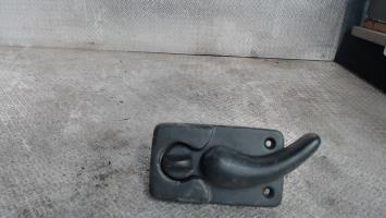 Poignee interieur porte laterale droite