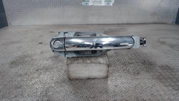 Poignee porte avant gauche