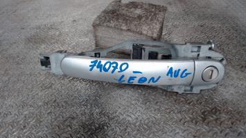 Poignee porte avant gauche