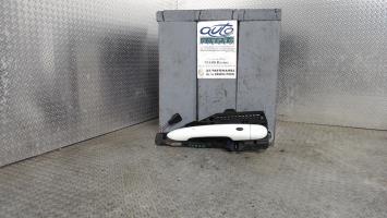 Poignee porte avant droit