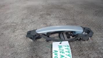 Poignee porte avant gauche