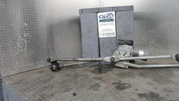 Moteur essuie glace avant